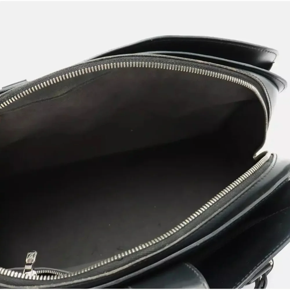 LOUIS VUITTON Black Epi Leather Pont Neuf Handbag